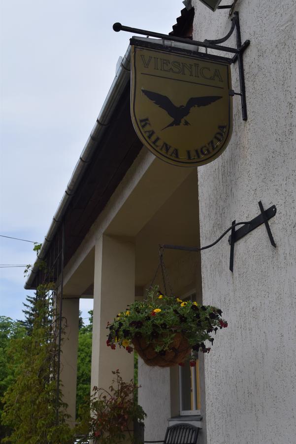 Hotel Kalna Ligzda à Smiltene Extérieur photo